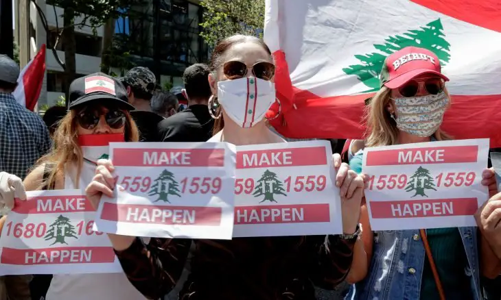 لبنانيون يتظاهرون ضد سلاح “حزب الله”