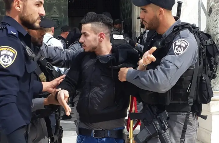 اعتقالات و اعتداءات بالضفة الغربية في أول أيام عيد الفطر