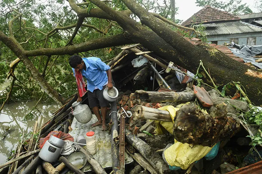 عشرات القتلى في الهند و بنغلادش نتيجة إعصار أميان