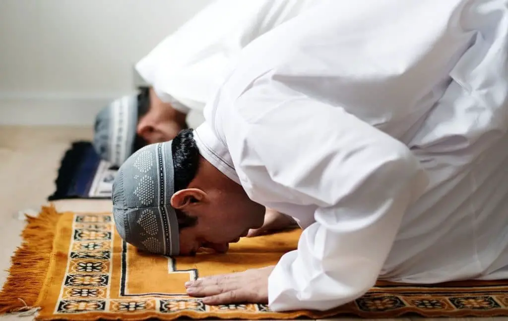 إقامة صلاة العيد في البيت وما يتعلق بها من أحكام حتى تصح الصلاة