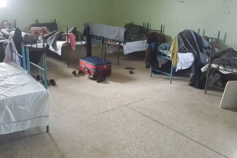 مراكز نشر الفيروس.. موالون لنظام الأسد يتهكمون على مراكز الحجر الصحي التي تعيش واقع مزري 1 مراكز نشر الفيروس.. موالون لنظام الأسد يتهكمون على مراكز الحجر الصحي التي تعيش واقع مزري