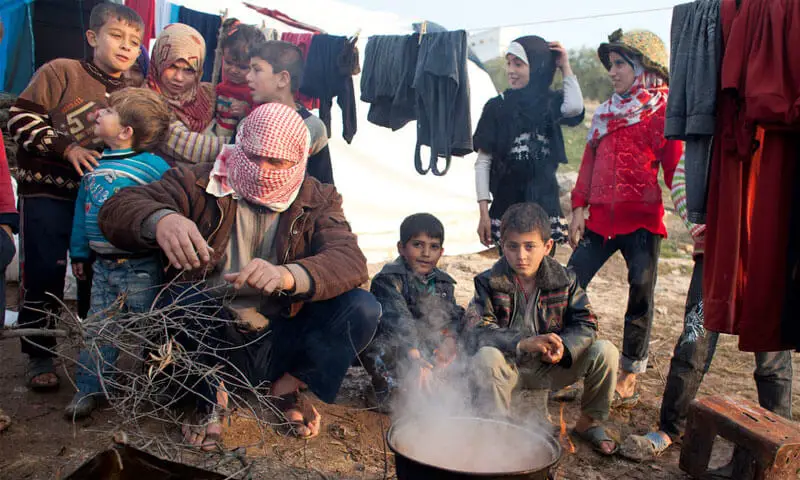 نازحون سوريون في مخيم قاح القريب من الحدود التركية السورية