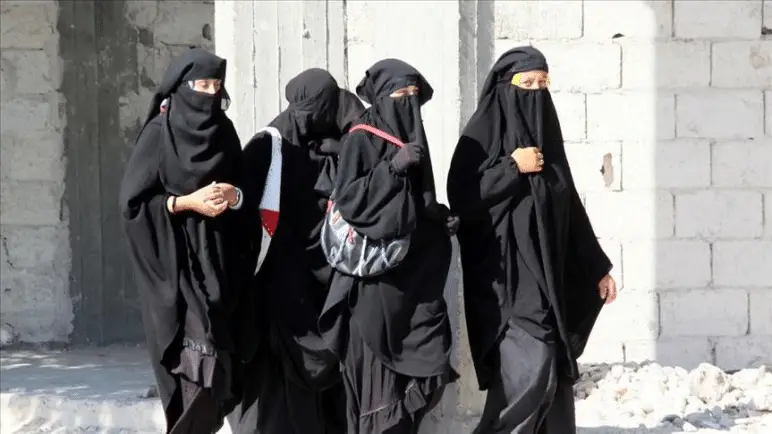 جهاز الحسبة النسائي لتنظيم داعش داخل مخيم الهول .. قتل وحرق وتهديد لنساء التنظيم