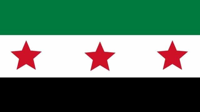 علم سوريا في مرحلة الاستقلال والذي استخدمه الثوار 2011