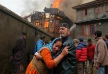 الاهالي أمام حريق مستشفى في الهند