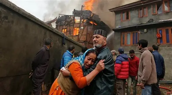 الاهالي أمام حريق مستشفى في الهند