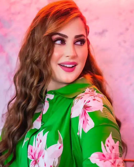 رؤى الصبان ممثلة ومذيعة إماراتية من أصل أردني اشتهرت بدورها في مسلسل صبايا الجزء الرابع