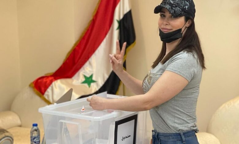 رواد عليو عفوفة حبيبة سلنغو في ضيعة ضايعة وصوتت لرئيس النظام في الانتخابات السورية