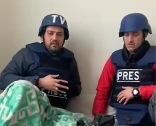 "التفزيون العربي" يعلن تعرض فريقه الإعلامي "عدنان جان" و"حبيب ديمرجي" للحصار على الجبهة الروسية الأوكرانية